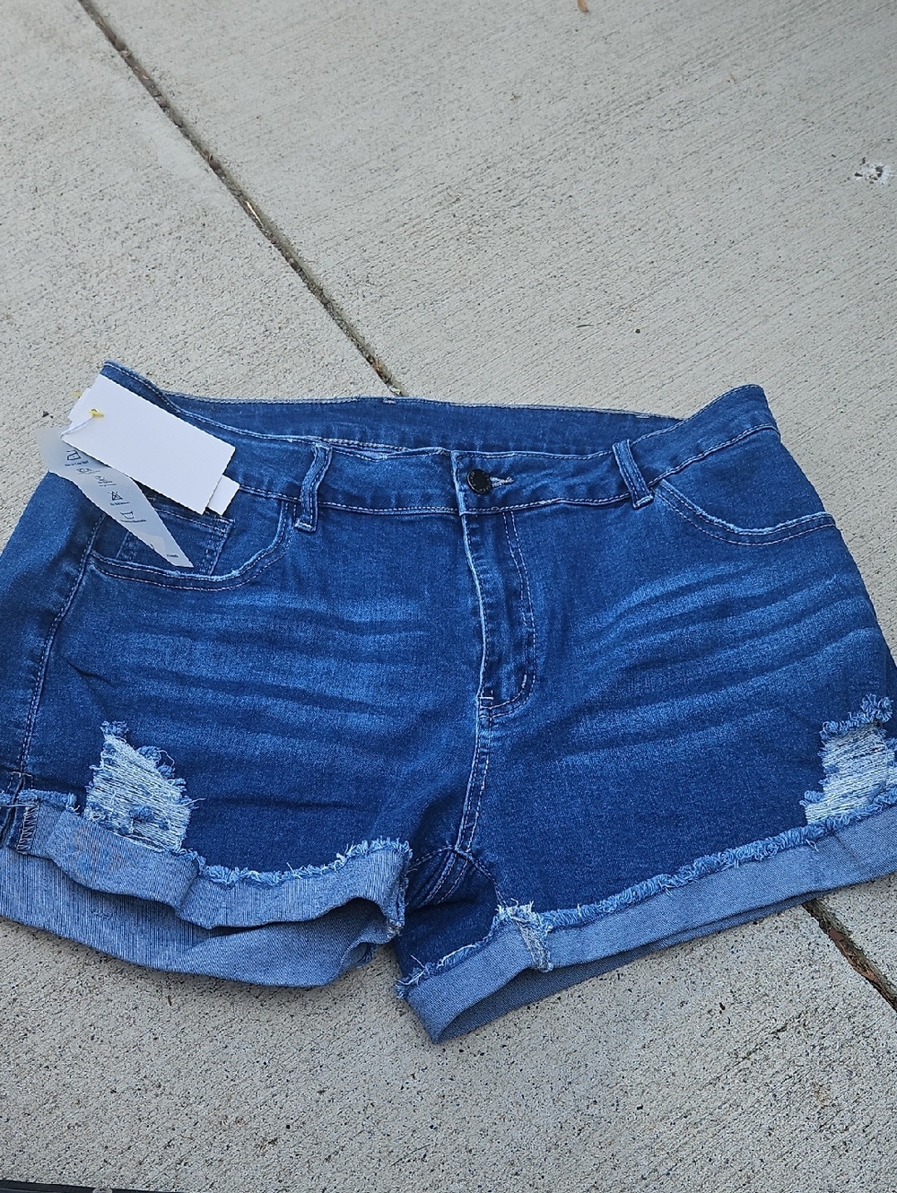 ROSWEAR Women’s Dark Blue Distressed Denim Shorts NWT